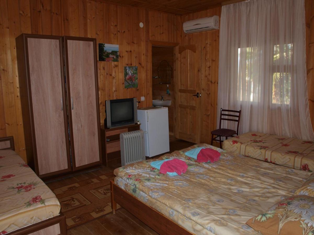 Эко-Отель Гагра Gagra Buitenkant foto